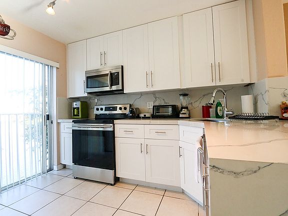 3rd image of 5725 NW 109th Ave APT 31