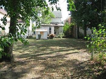2nd image of 418 N 15th St