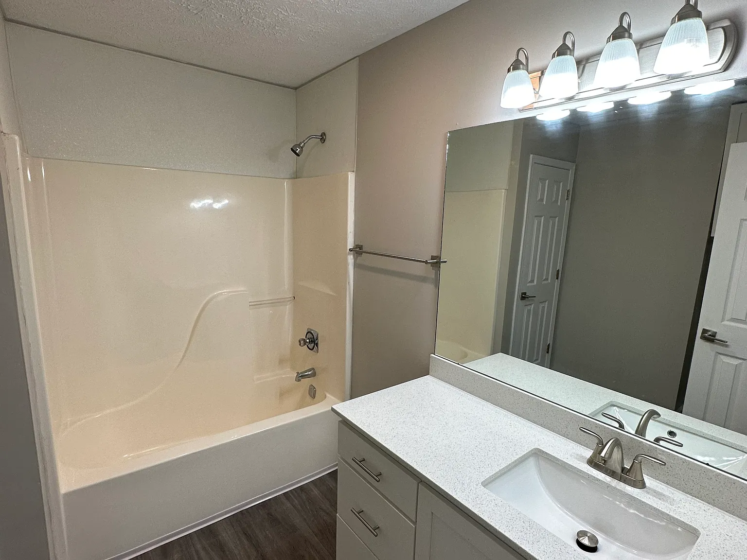 2 bed, 1183 sqft, $1,475 — Photo 4