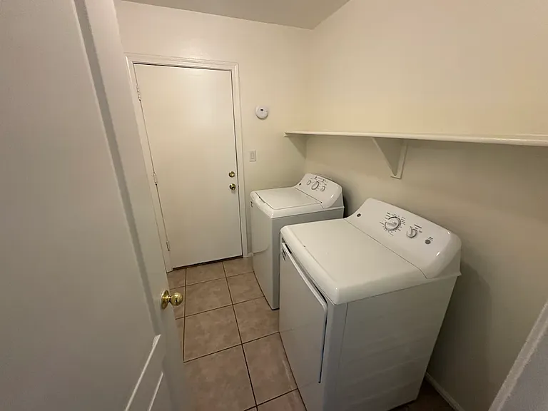 13172 W Port Royale Ln — Photo 11