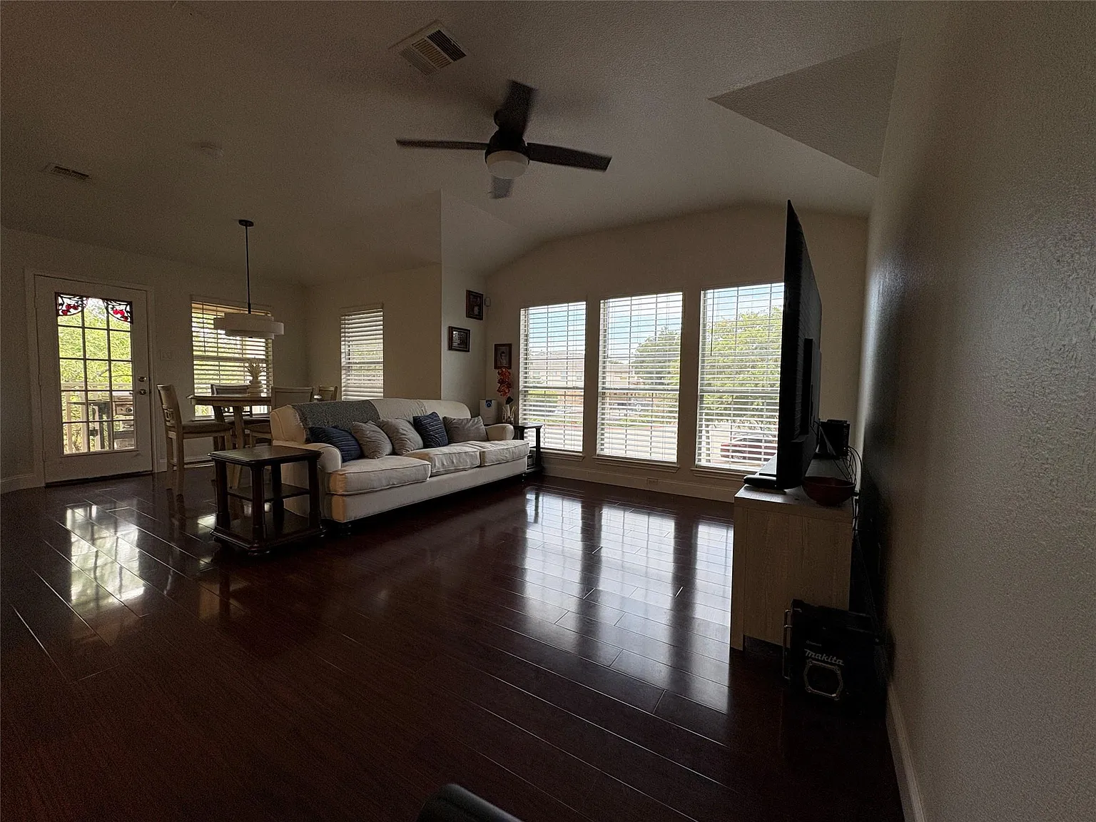 2 bed, 2.0 bath, 1114 sqft, $1,850 — Photo 3
