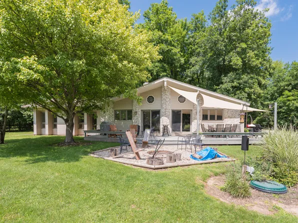 6170 Cascade Rd SE, Grand Rapids, MI 49546