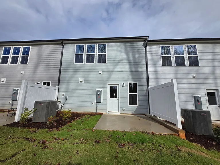 611 Glen Clova — Photo 27