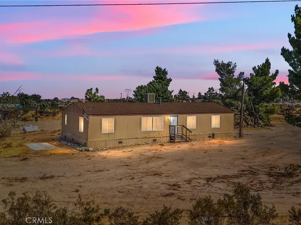 4228 Sunset Rd, Phelan, CA 92371