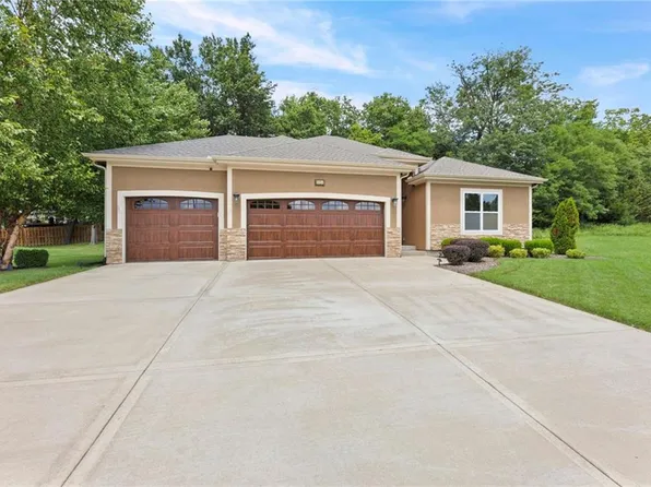 5024 NW 78th Way, Kansas City, MO 64151