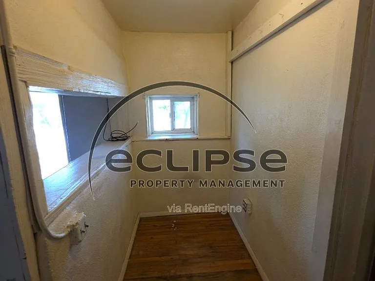 122 10th St — Photo 4