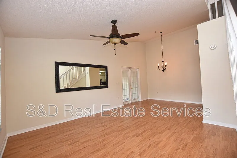 2 bed, 2.0 bath, 1510 sqft, $1,620 — Photo 3