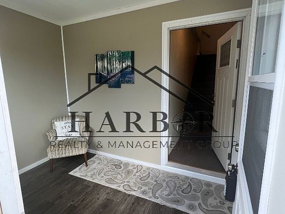5th image of 807 1st Dr NW #B