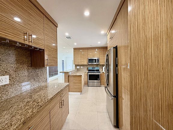 5th image of 5070 SW 11th Street
