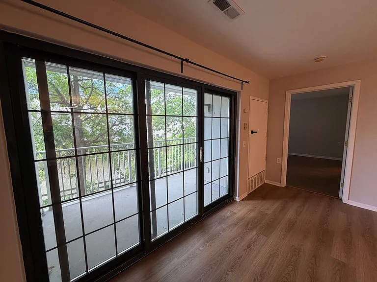 2 Leverington Ave #28 — Photo 38