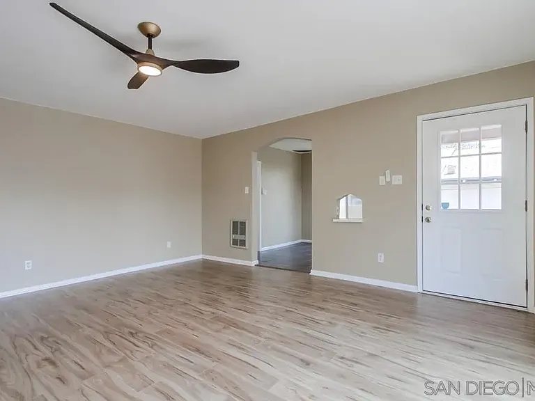1712 Bervy St — Photo 12