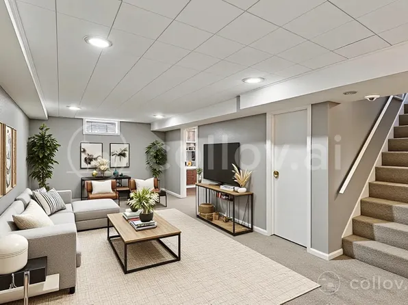 919 Watrous Ave, Des Moines, IA 50315