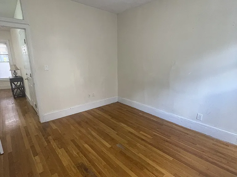 35 Harvard St #A — Photo 8