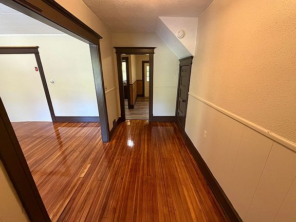5th image of 130 Valley View Ave #A