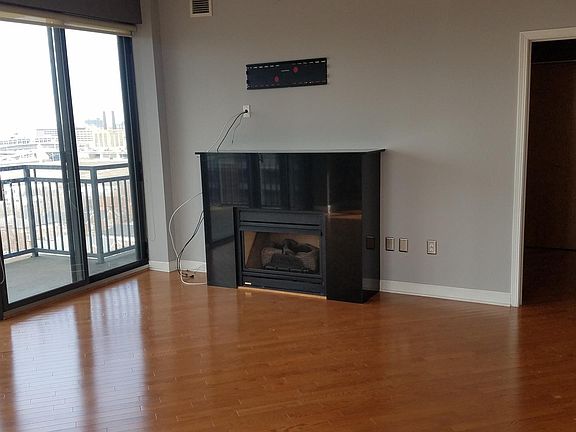 3rd image of 5 E 14th Pl APT 1308
