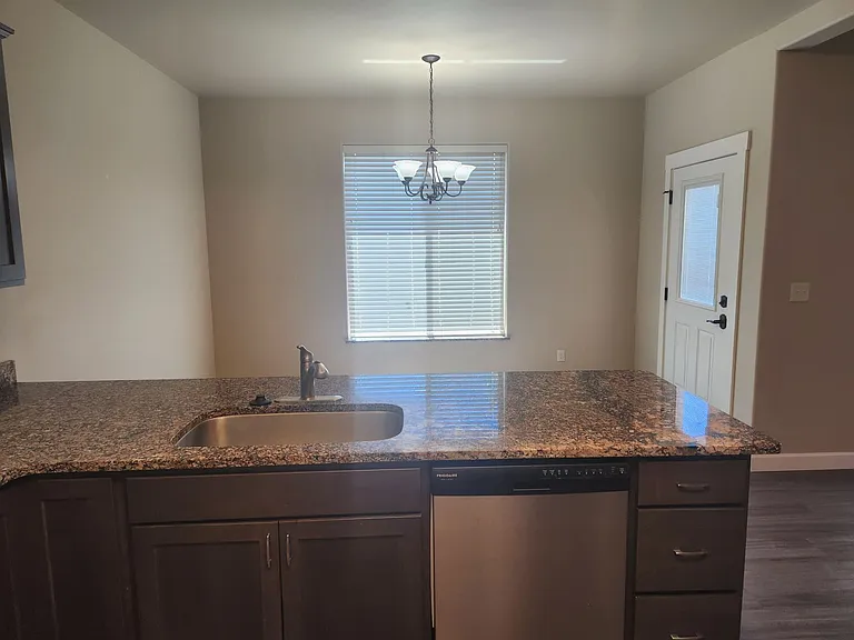 7216 W Chestnut Ave — Photo 16
