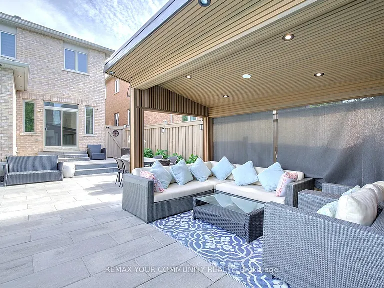 16 Muret Cres — Photo 39