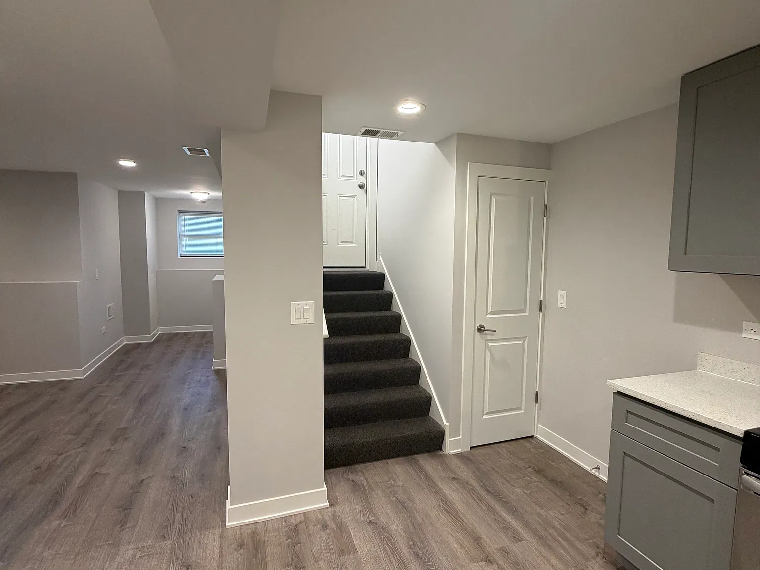 2 bed, 1000 sqft, $1,595 — Photo 1