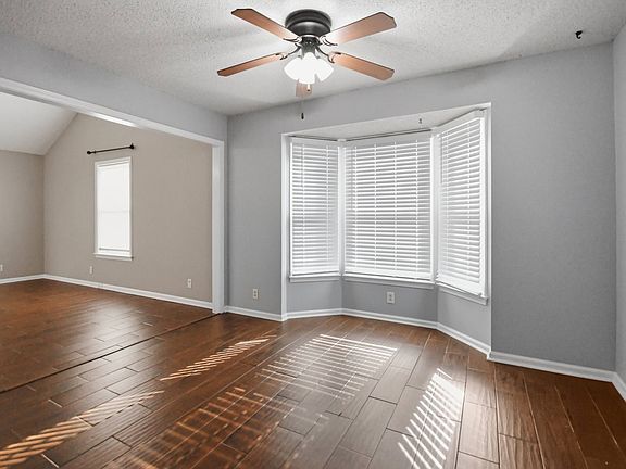 5th image of 3515 Clearwater Dr