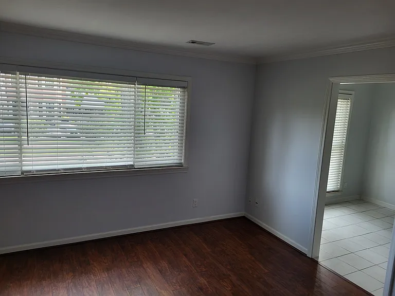 501 E University Dr #107 — Photo 4
