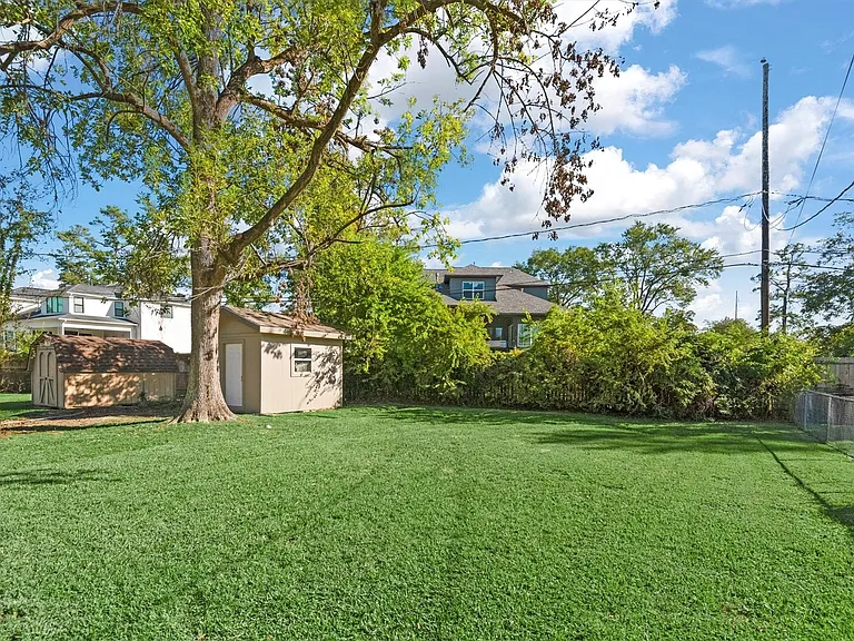 2023 Woodcrest Dr — Photo 27