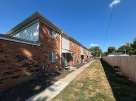 916 South Byrne Road