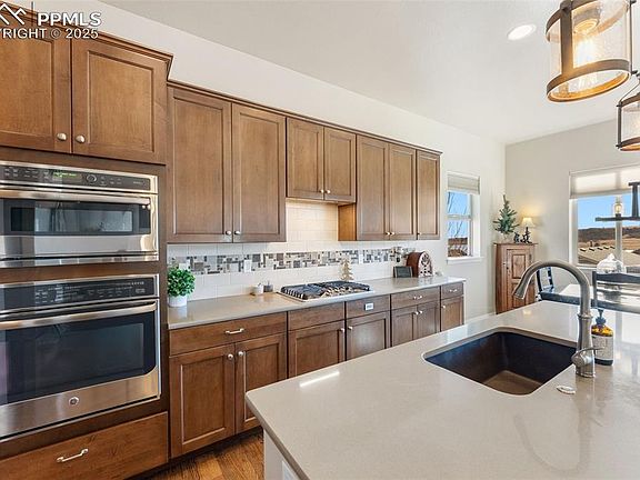 5th image of 2957 Lakefront Dr