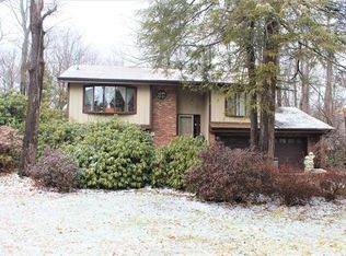 2192 Pine Valley Dr, Tobyhanna, PA 18466