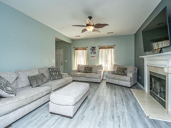 4th image of 242 Highwoods Plantation Ave
