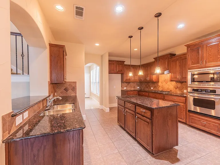 3517 Summerfield Dr — Photo 7
