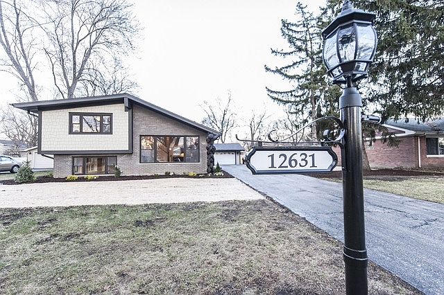 1st image of 12631 S Parkside Ave