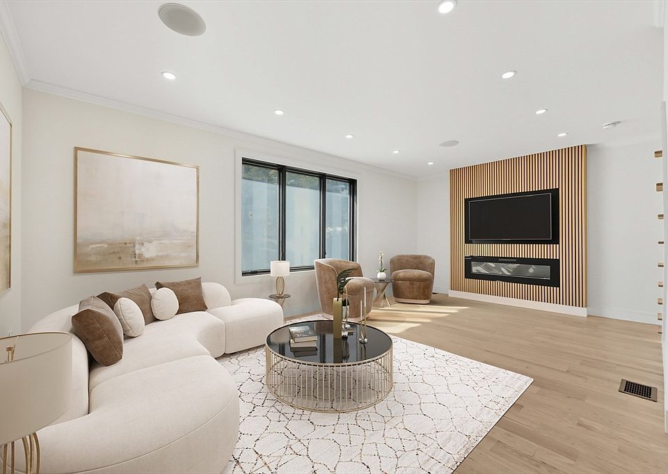 1st image of 863 Main St