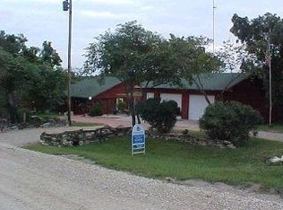 7101 Redbud Dr, Manhattan, KS 66503