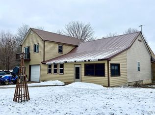102 Maiden Lane Rd, Oswego, NY 13126