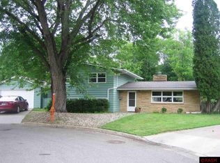 42 Southview Dr, Mankato, MN 56001