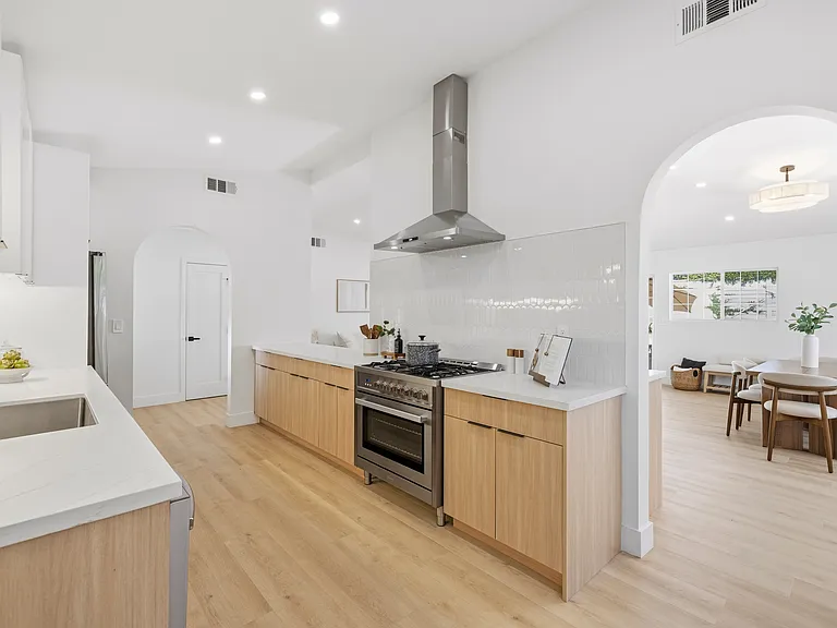9355 Ruffner Ave — Photo 5
