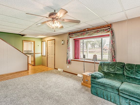 4th image of 223 N Westview Dr