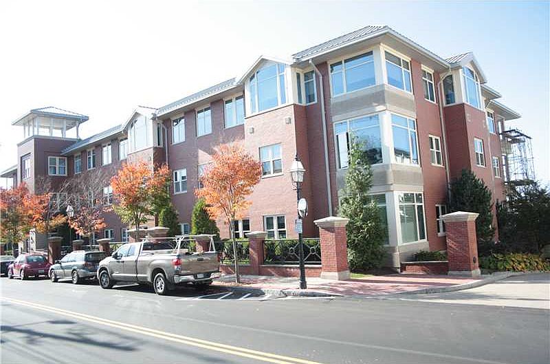 1st image of 341 Thames St Unit 308S