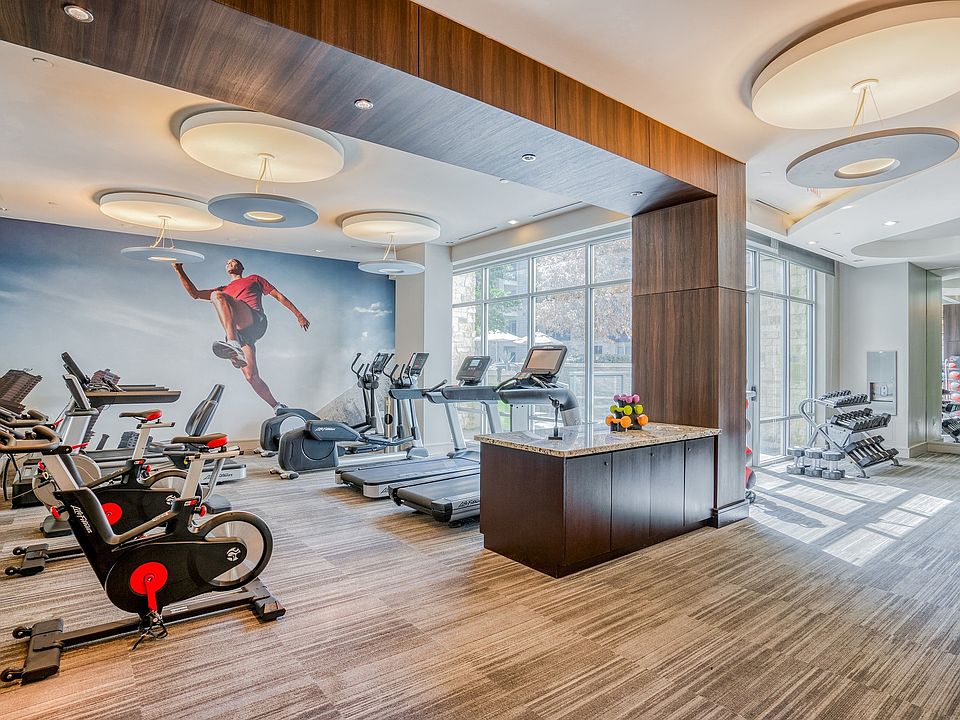 24-hour fitness club with Technogym equipment