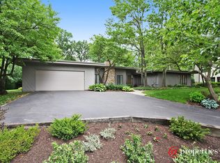 1857 Lawrence Ln, Highland Park, IL 60035