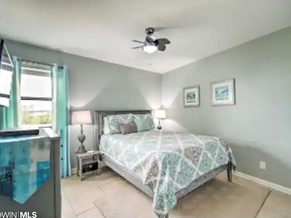 4th image of 952 W Beach Blvd #209