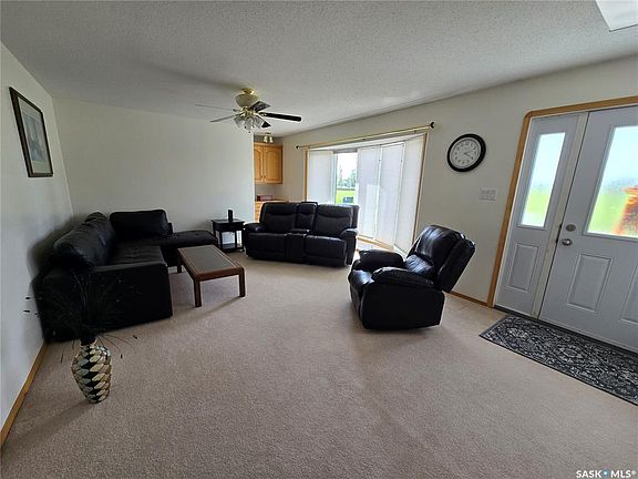 3rd image of 523 Maxwell DRIVE