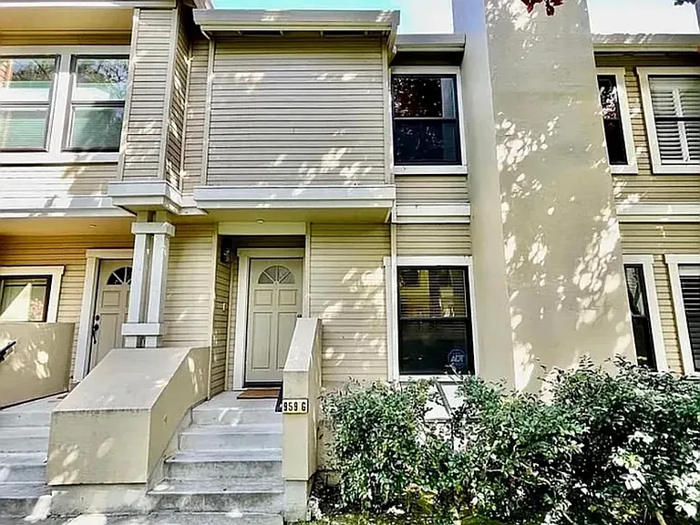 959 La Mesa Ter #G — Photo 1