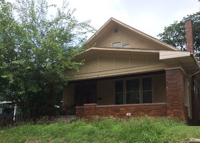 1st image of 636 E Jefferson Ave