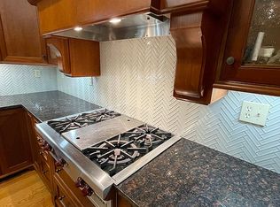 204 Oronoque Rd, Milford, CT 06461