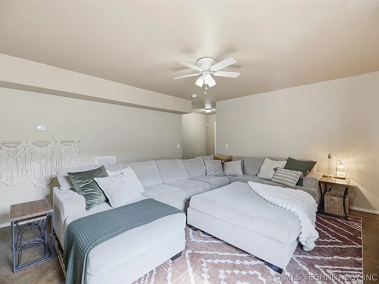 1407 W Haskell St — Photo 4