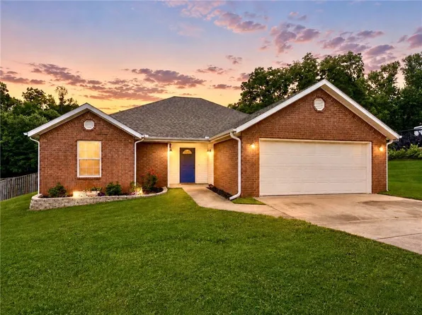 668 Weston Cir, Cave Springs, AR 72718