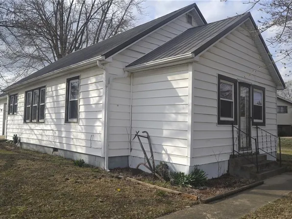 551 N Oak St, Garnett, KS 66032