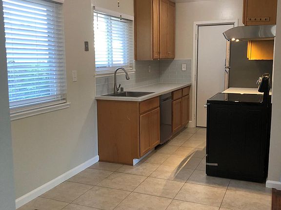 Kitchen/dinette