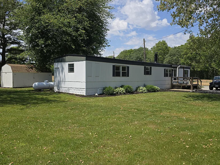 479 Daisey Rd — Photo 3